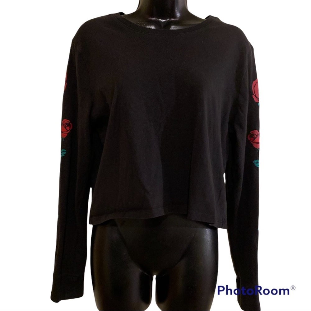 4/$20 Hollister long sleeve crop top